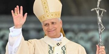 Visite papale au Cameroun : entre enjeux géopolitiques, symbolisme politique et portée sociale limitée