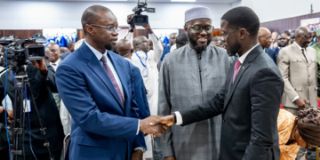 Sénégal : Le président Diomaye Faye met fin par décret aux fonctions du Premier ministre Ousmane Sonko et de son gouvernement