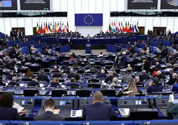 Droit d’asile : le Parlement européen approuve la réforme prévoyant des «hubs de retour»