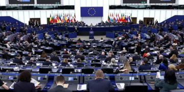 Droit d’asile : le Parlement européen approuve la réforme prévoyant des «hubs de retour»