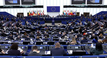 Droit d’asile : le Parlement européen approuve la réforme prévoyant des «hubs de retour»