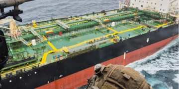La France intercepte un pétrolier russe sous pavillon camerounais au large de ses cotes soupçonné d&rsquo;appartenir à la « flotte fantôme »