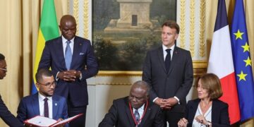 La France et le Gabon concluent un protocole industriel pour développer trois projets de transformation du manganèse