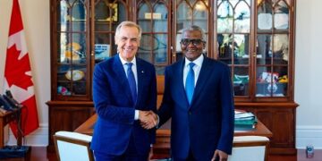 Aliko Dangote vend « AFRICA FIRST » au Premier ministre canadien Mark Carney