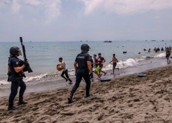 Crise migratoire : Environ 60 000 marocains auraient rejoint Ceuta depuis le Maroc, un record historique pour l’enclave espagnole