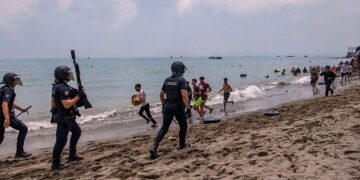 Crise migratoire : Environ 60 000 marocains auraient rejoint Ceuta depuis le Maroc, un record historique pour l’enclave espagnole