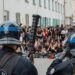 Mouvement des lycéens: des avocats dénoncent des gardes à vue pour « terroriser »