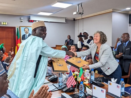 Le Cameroun et les États-Unis signent un accord pour renforcer le système de santé